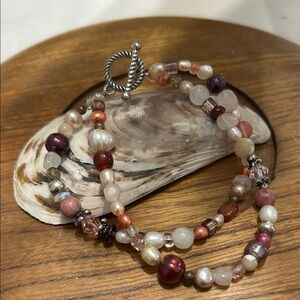 Elegant Pearl and Bead Bracelet